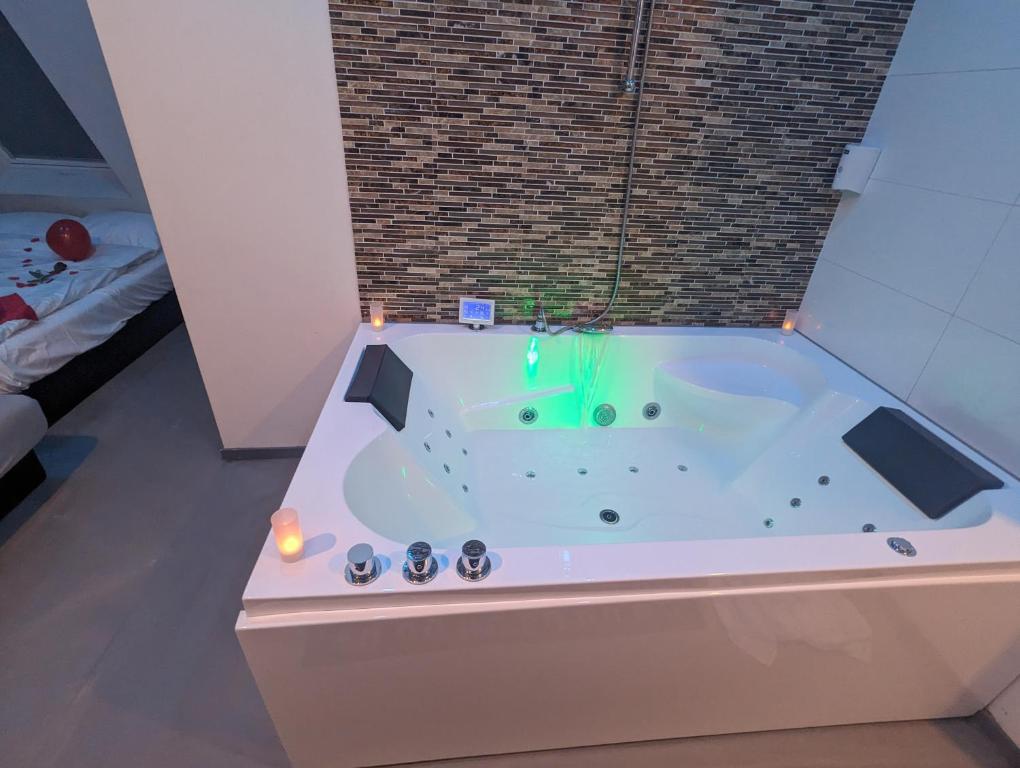 Hotel-Chao NL 24 hours open - Resim 39