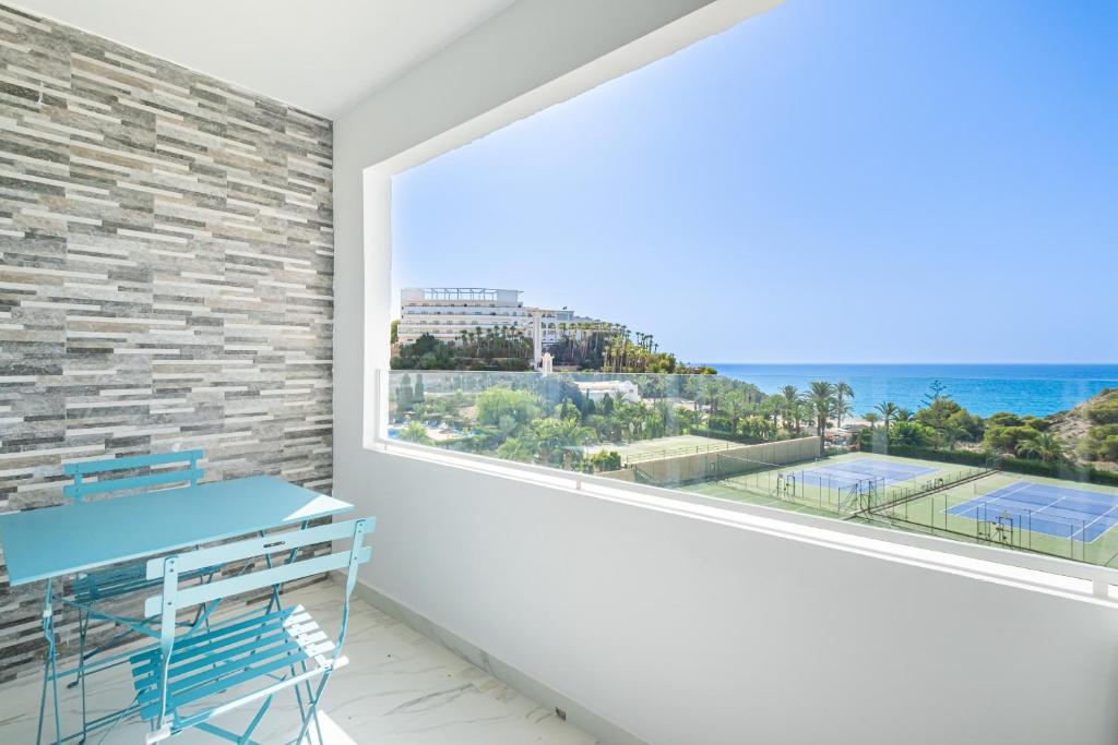 Eurotennis Paradise Beach Apartments - 海の景色を望むアパート