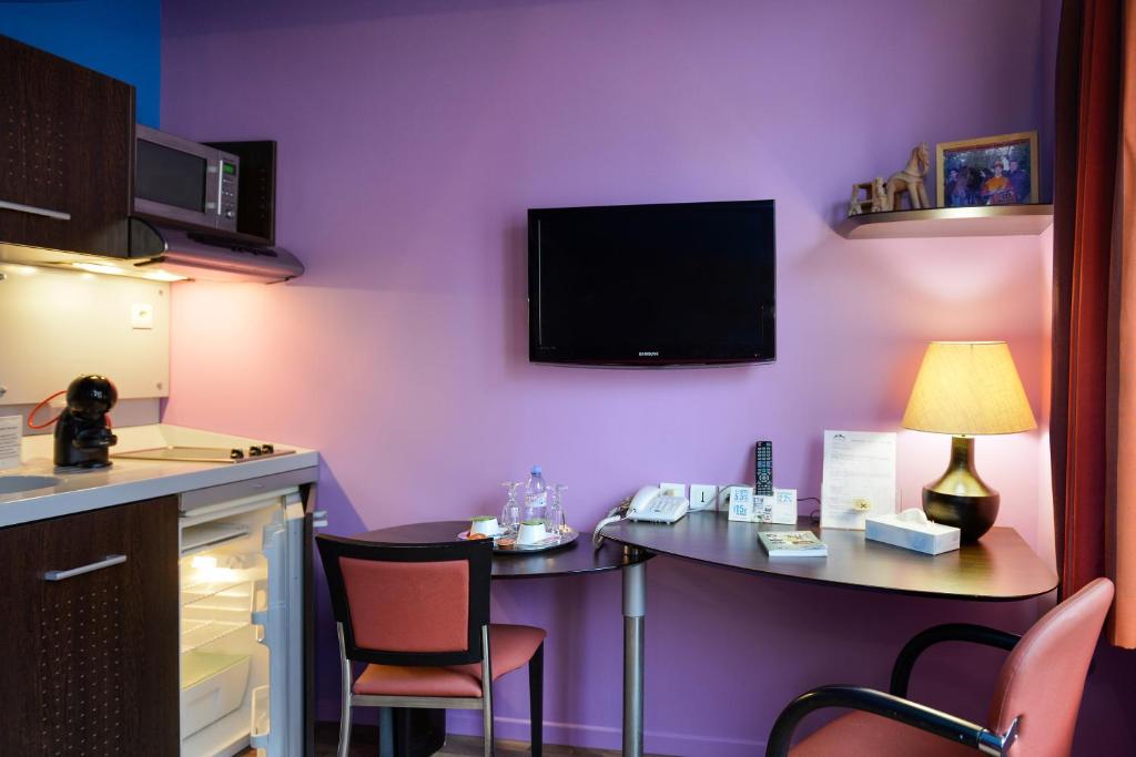 Logis Hôtels Le Saint Georges - Standard Double Room