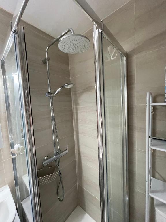 Fotografia z galérie ubytovania Habitación doble en un apartamento en Conil de la Frontera v destinácii Conil de la Frontera