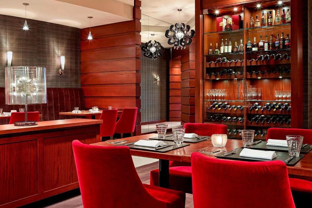 Sheraton Cavalier Calgary Hotel - Resim 38