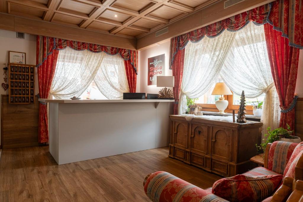 A seating area at Sport Hotel Stella Alpina