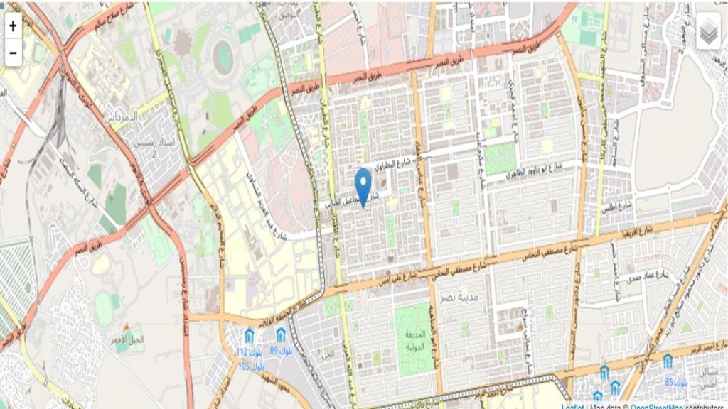 عقار ماب في القاهرة: خريطة لمدينة عليها علامة زرقاء