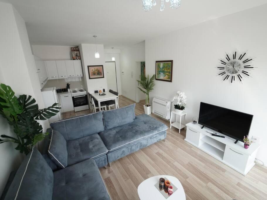 13°Bs*Toptani/City Center - Imazhi 3