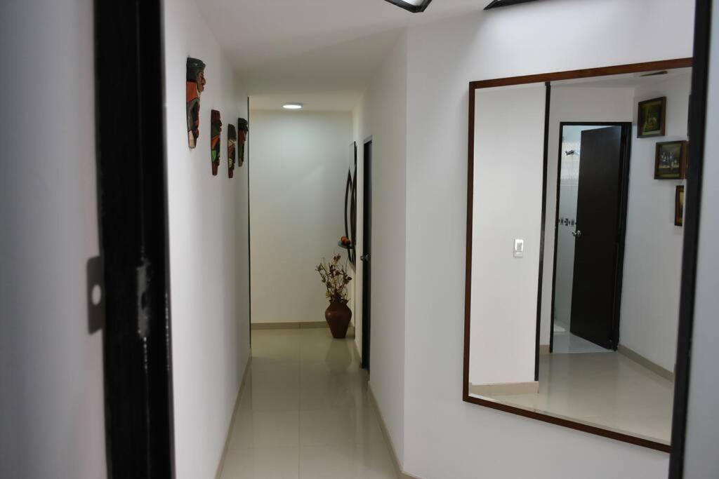 Vonios kambarys apgyvendinimo įstaigoje ApartaHotel Modelia con Parqueadero