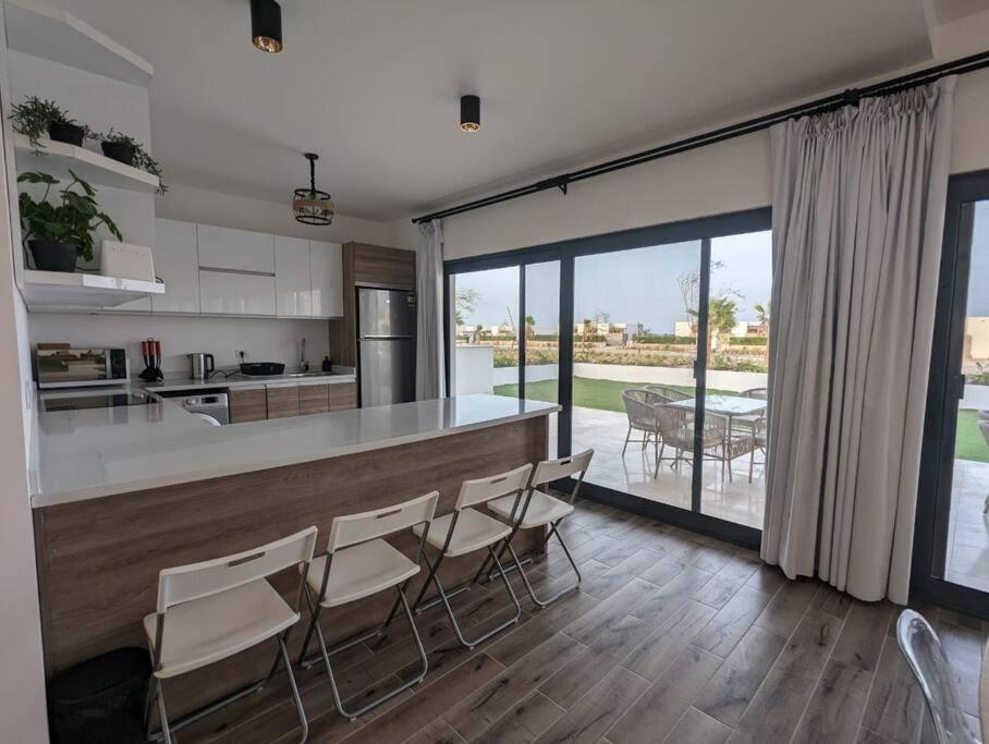 Kuchyň nebo kuchyňský kout v ubytování Somabay Retreat 2BR Apartment