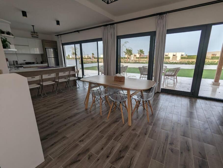Kuchyň nebo kuchyňský kout v ubytování Somabay Retreat 2BR Apartment