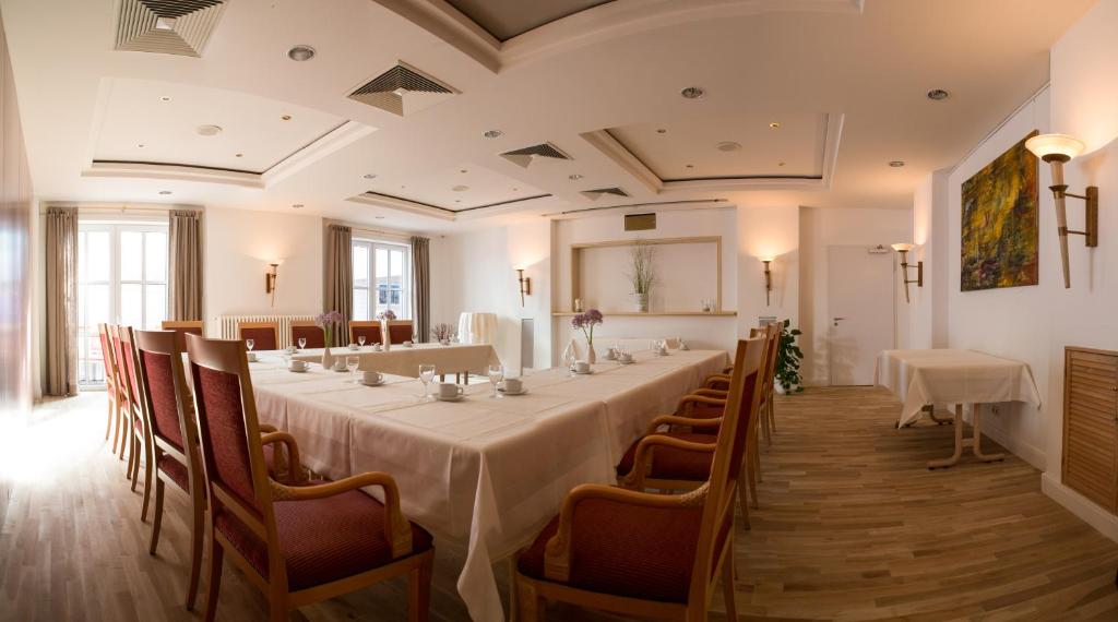 Posezení v ubytování BE BIO Hotel be active - Nähe historischer Hafen