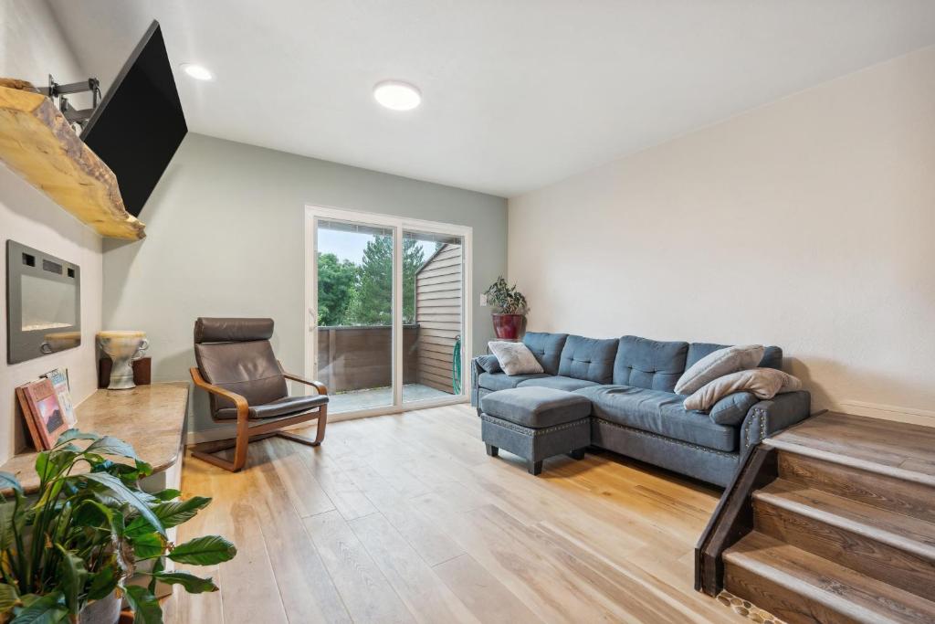 Charming Lafayette Getaway with Fireplace!, Lafayette Updated 2024 Prices