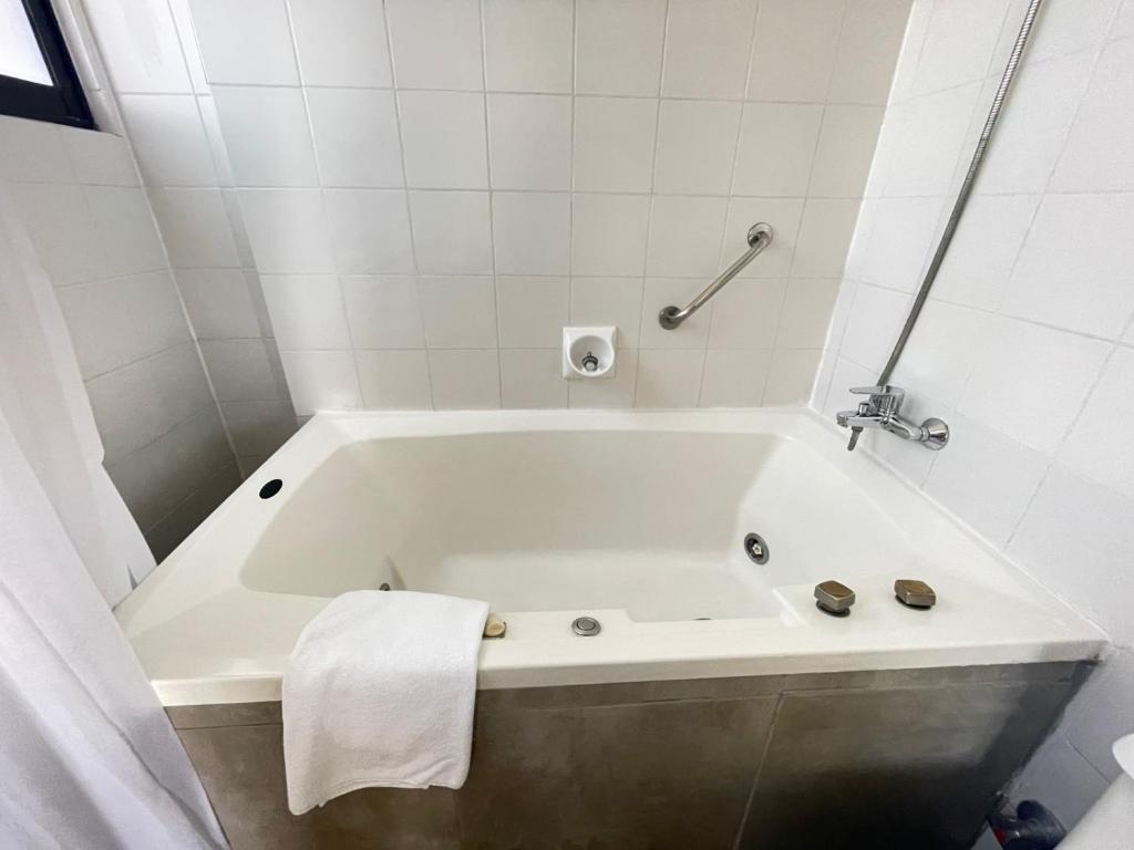 Koupelna v ubytování Gala Hotel