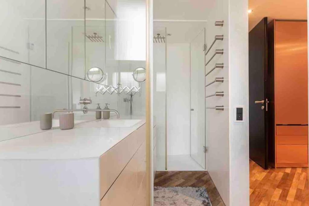 Luxury Villa close to Zürich /View/Sauna/Garden衛浴
