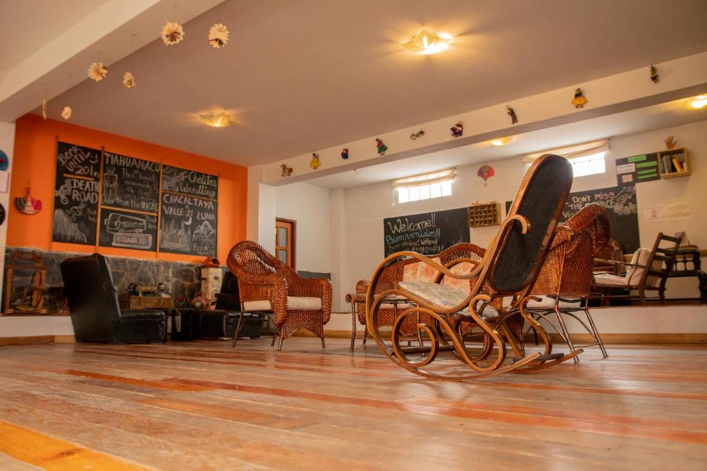 Posezení v ubytování Anata Hostal