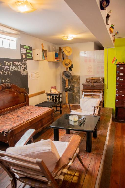 Posezení v ubytování Anata Hostal