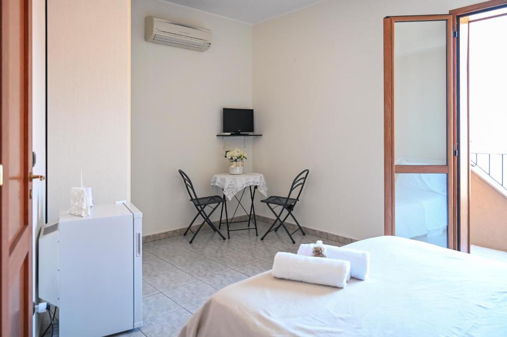 Il Porticciolo - Double Room With Balcony And Sea View