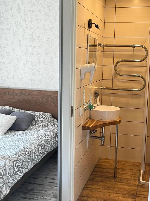 Godart Rooms Guesthouse - Quarto Duplo Com Vista Pátio