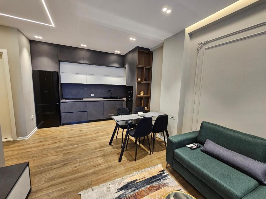 Tirana Apartment KDK - Image 8