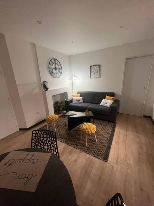 Posezení v ubytování Coin de paradis avec spa illimité en plein centre Avranches