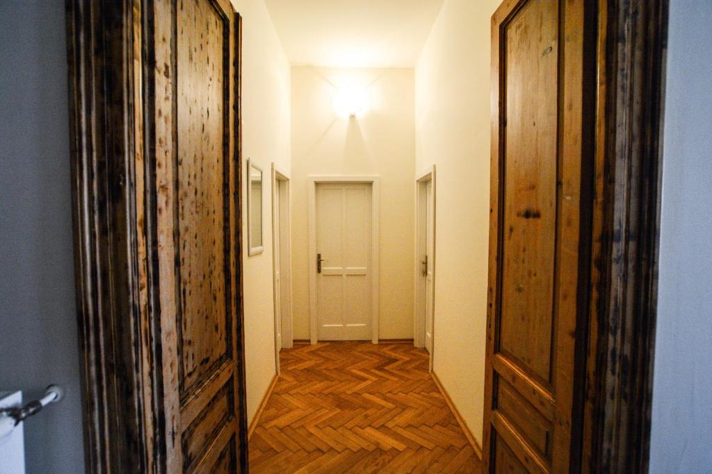 City Center Rooms - 8