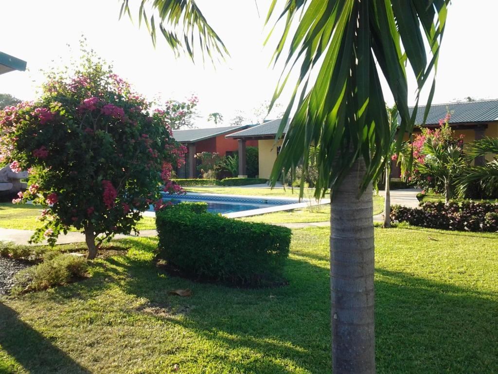 Zahrada ubytování Apartments-Villas Playa Potrero 1