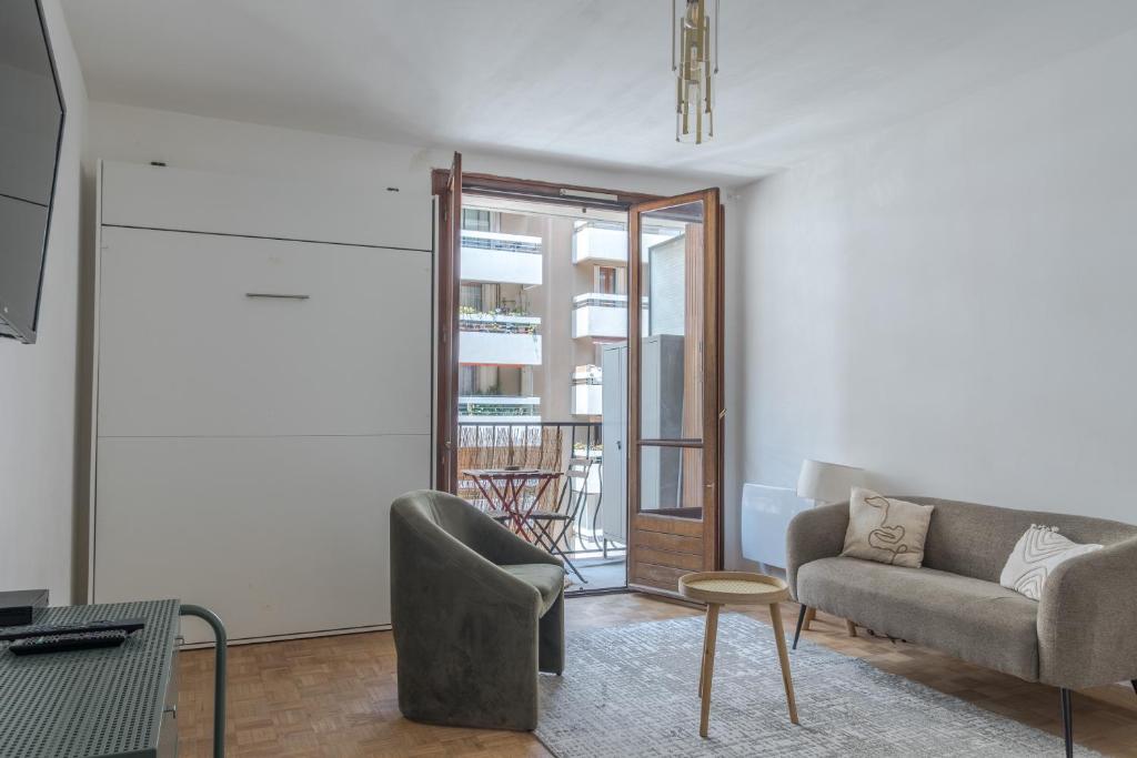 Posedenie v ubytovaní Appartement cosy avec balcon