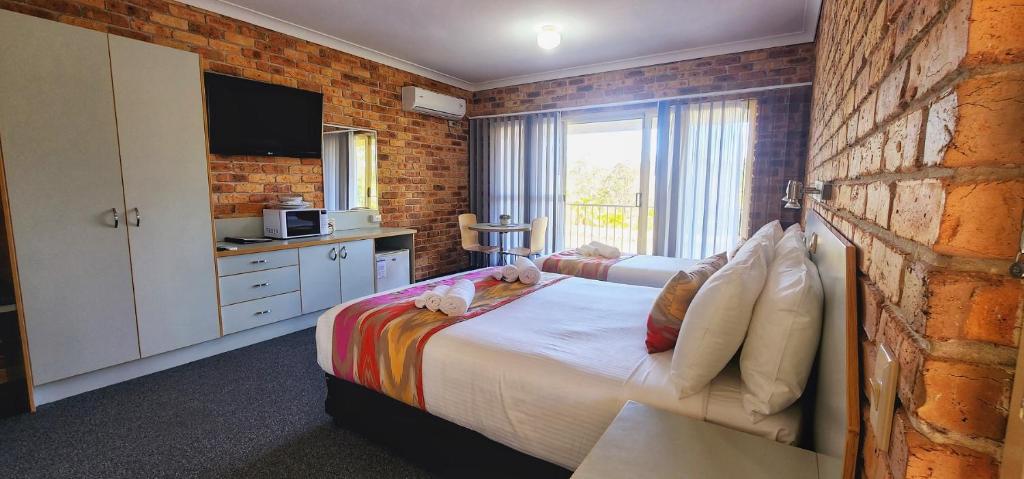 Golf Club Motor Inn Wingham - Deluxe Accessible Room (No Pets Allowed)