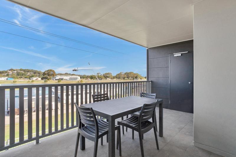 Lake Poco Apartments, Mackay (updated prices 2024)