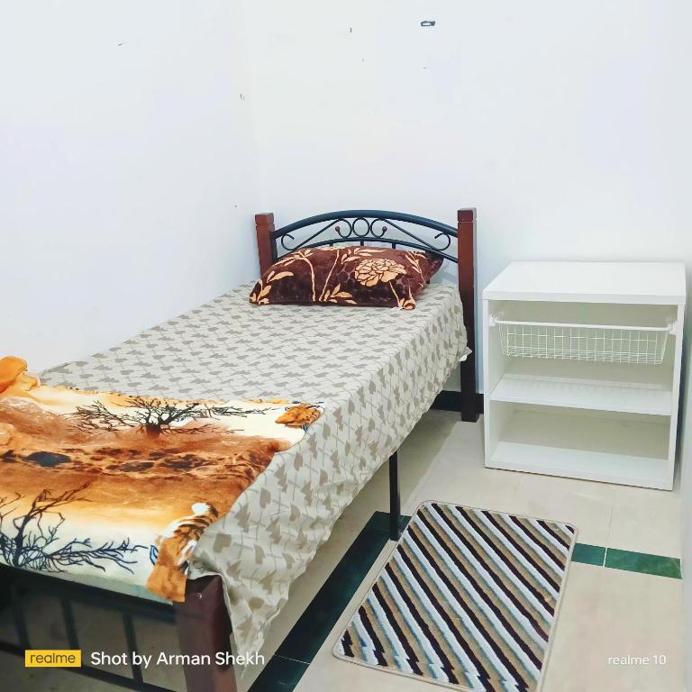 Private single room "Central abudhabi ", Abu Dhabi Updated 2023 Prices