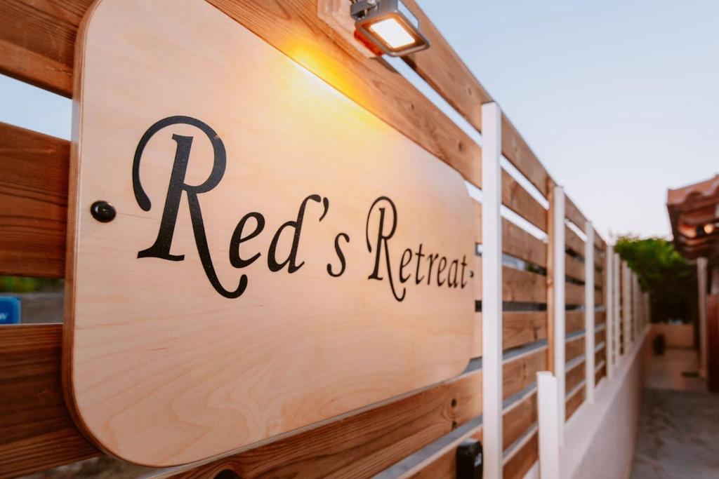 Red's Retreat, Κοκκίνη Χάνι – Ενημερωμένες τιμές για το 2023