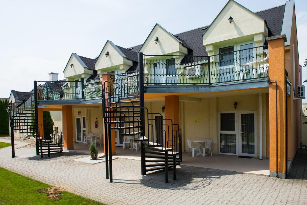 Budova, kde se hotel nachází