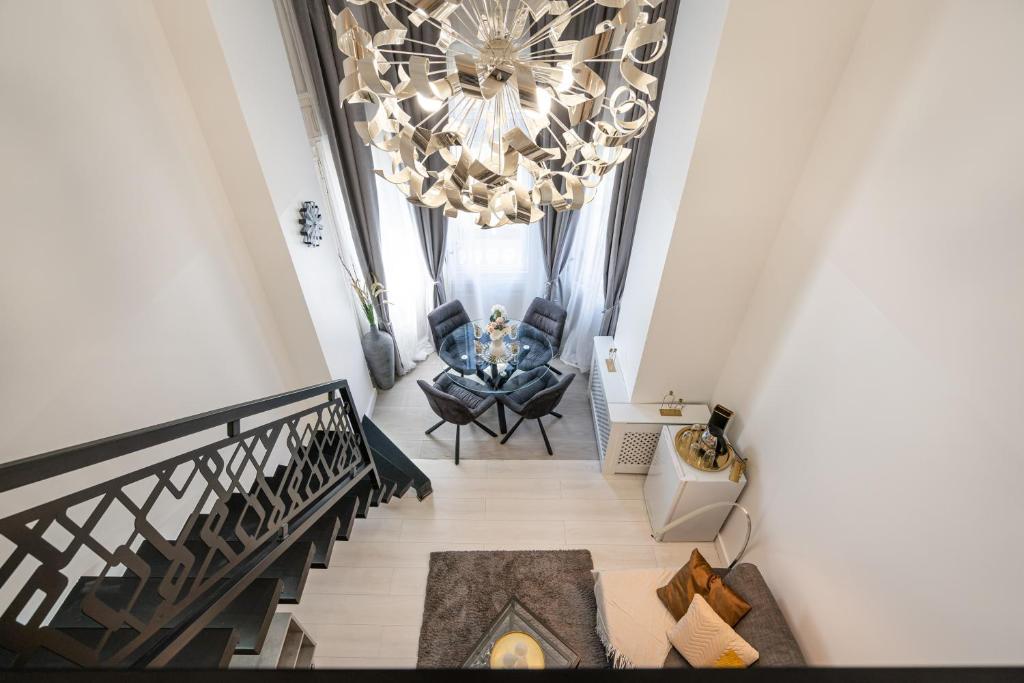 Szent István Apartments - Twin Room With Balcony