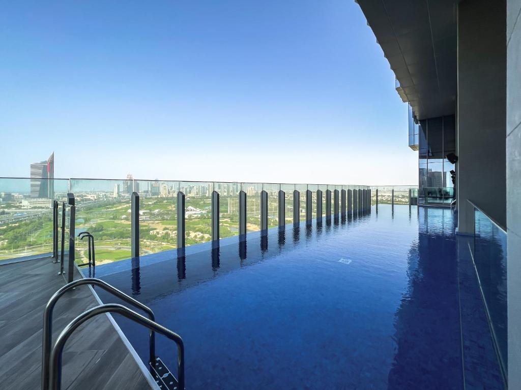 Fotografie z fotogalerie ubytování Manzil - Luxury 3BR in Taj Residencies with Golf Course and Dubai Skylines Views v Dubaji