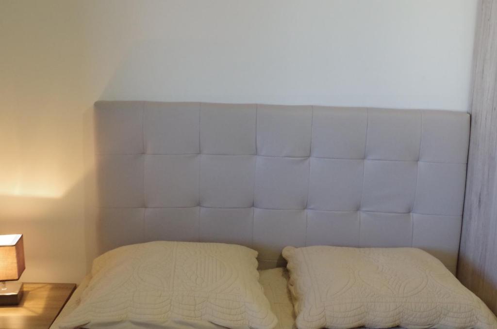 Postel nebo postele na pokoji v ubytování Trébeurden appartement T 3 vue mer 3 ***