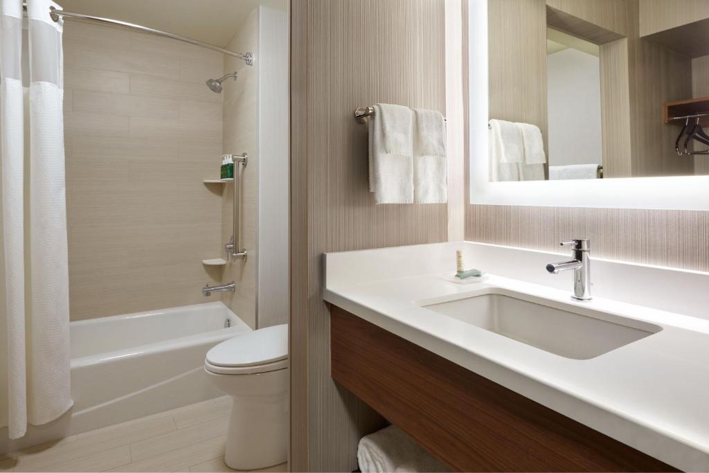 Courtyard by Marriott Ottawa Downtown - Resim 18