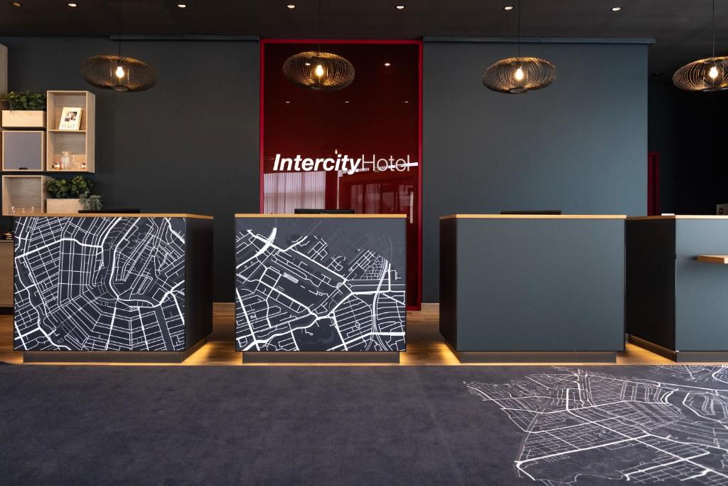 カールスルーエにあるIntercityHotel Karlsruheのロビー