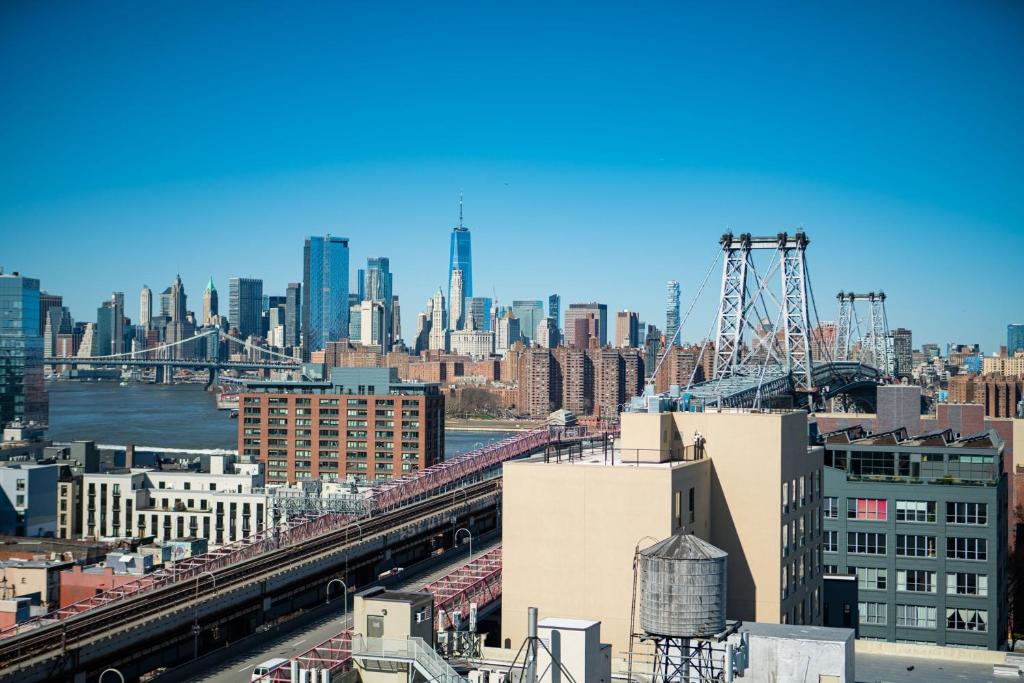 Nespecifikovaný výhled na destinaci Brooklyn nebo výhled na město při pohledu z hotelu