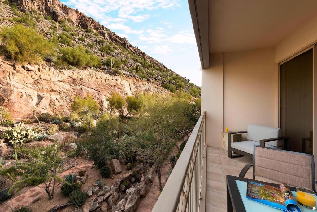 The Phoenician, a Luxury Collection Resort, Scottsdale - Deluxe King Room - Hoorzitting Toegankelijk