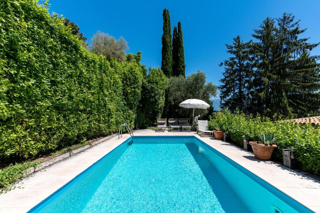 The swimming pool at or close to Casa Belvedere