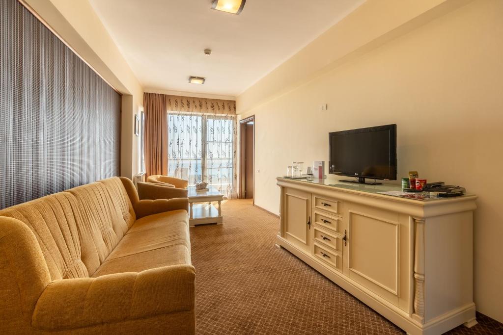TV a/nebo společenská místnost v ubytování Hotel Hawaii