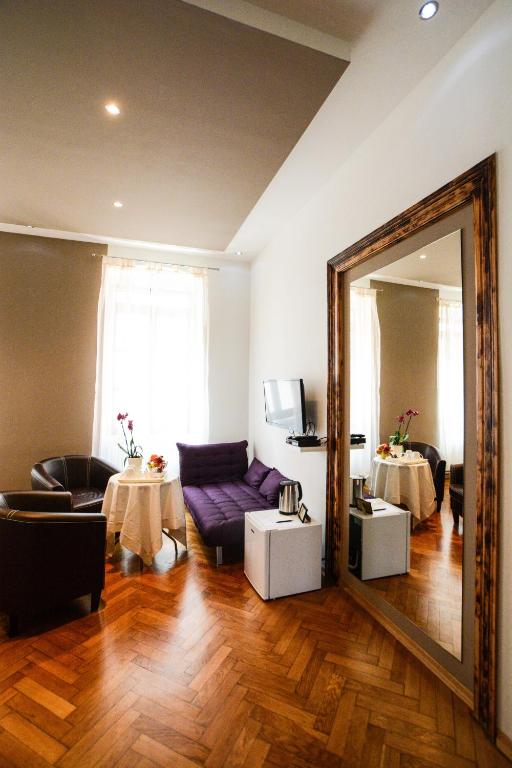 City Center Rooms - 2