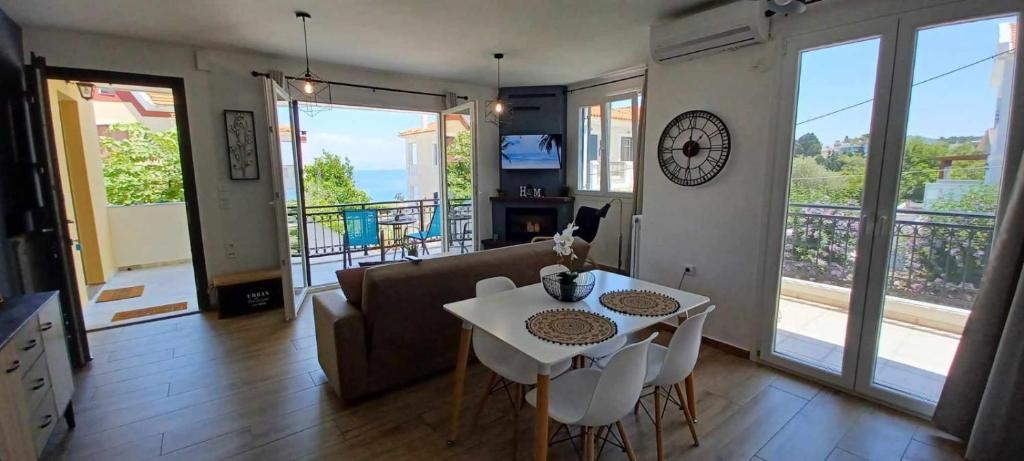 Balkón nebo terasa v ubytování Seaview Luxury Apartment with private parking