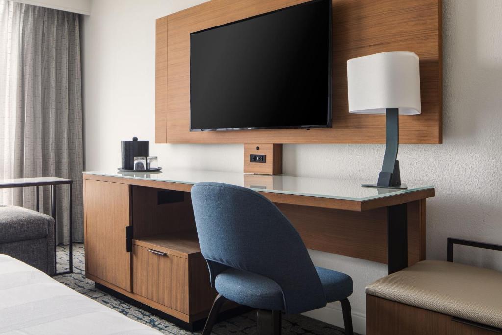 Houston Marriott South at Hobby Airport - King Suite Con Sofá Cama - No Fumadores