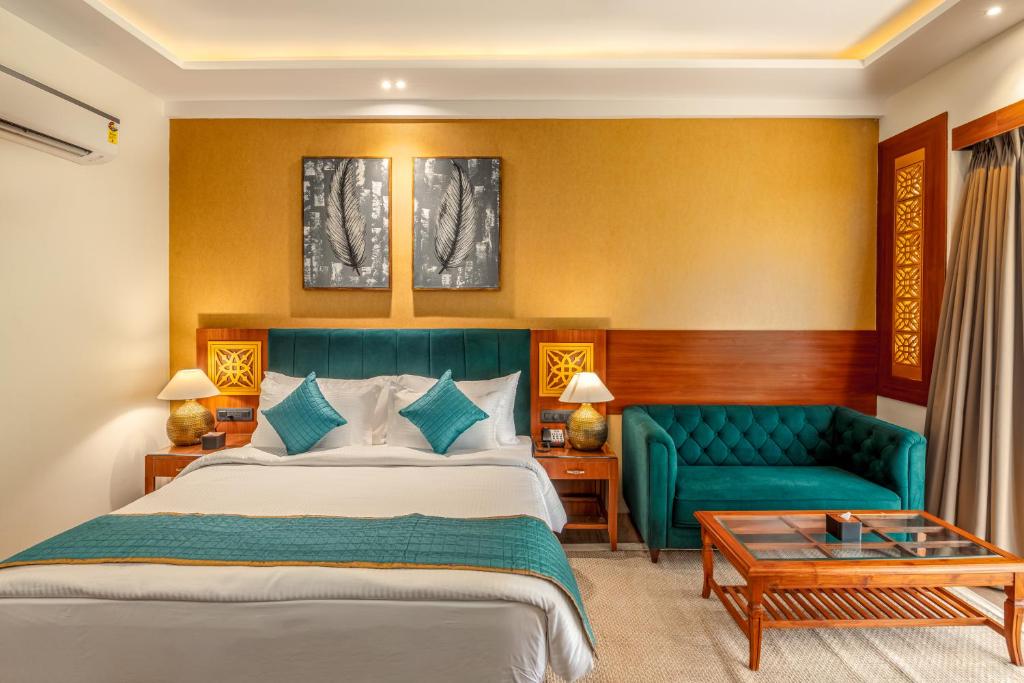 Llit o llits en una habitació de HOTEL WHITE RABBIT