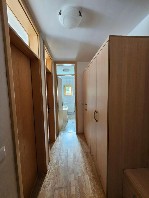 Foto sihtkohas Hočko Pohorje asuva majutusasutuse Čandrova koča galeriist