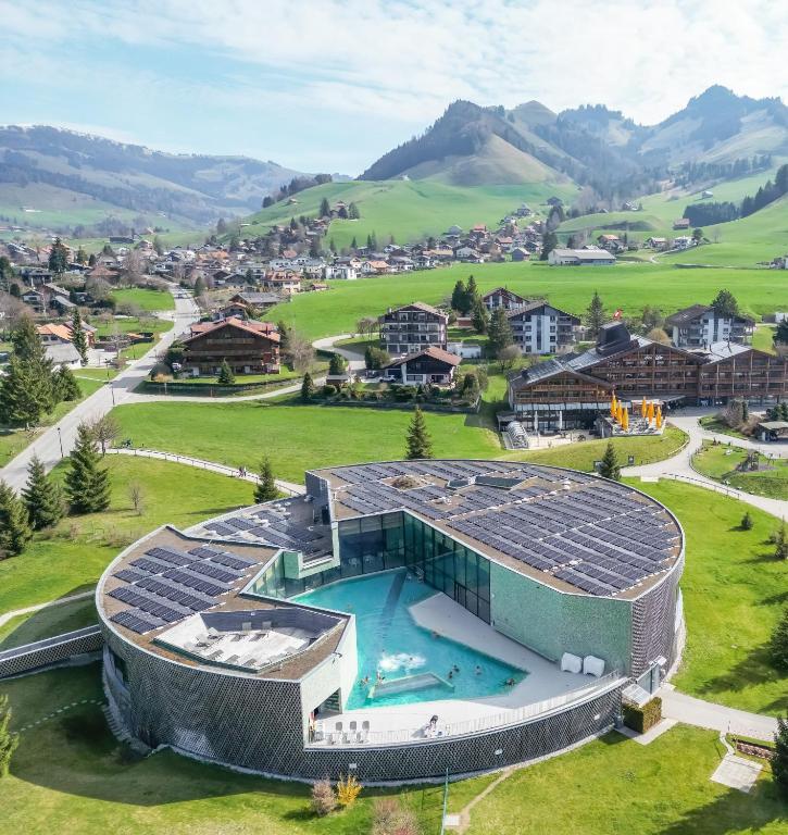 Nespecifikovaný výhled na hory nebo výhled na hory při pohledu z hotelu