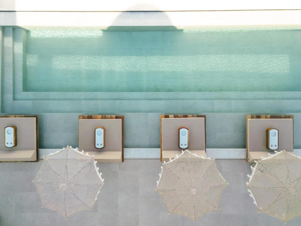 Foto dalla galleria di Apeiron Blue Santorini - Sustainable Adults Only 14 Plus a Firà