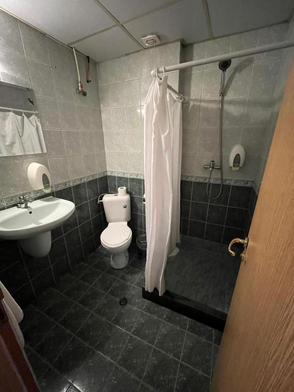HOTEL KREDO - Habitación De Doble O Gemela De Presupuesto