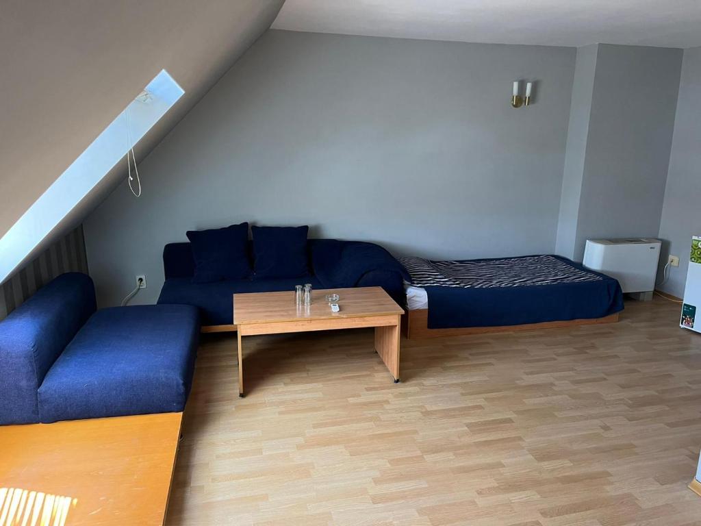 HOTEL KREDO - Habitación Triple Clásica