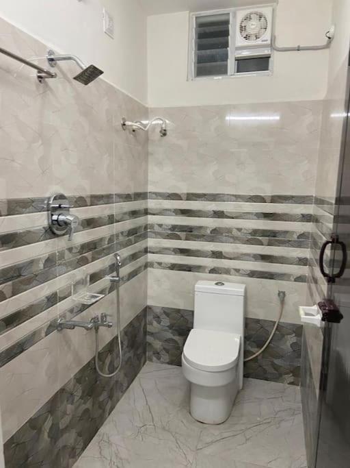 Koupelna v ubytování Variyar Service Apartments Unit C 1st Floor