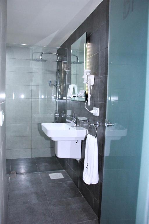 Koupelna v ubytování Beverly Hotel Beirut