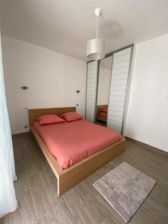 Posteľ alebo postele v izbe v ubytovaní Port Marianne City Cosy Apparemment
